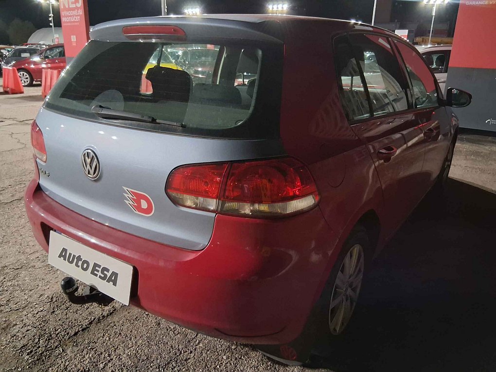 Volkswagen Golf 1.6 MPi 