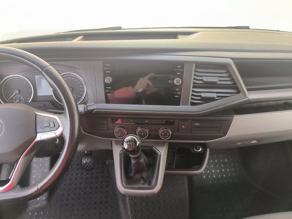 Volkswagen Transporter 2.0TDi  L2H1 T6.1