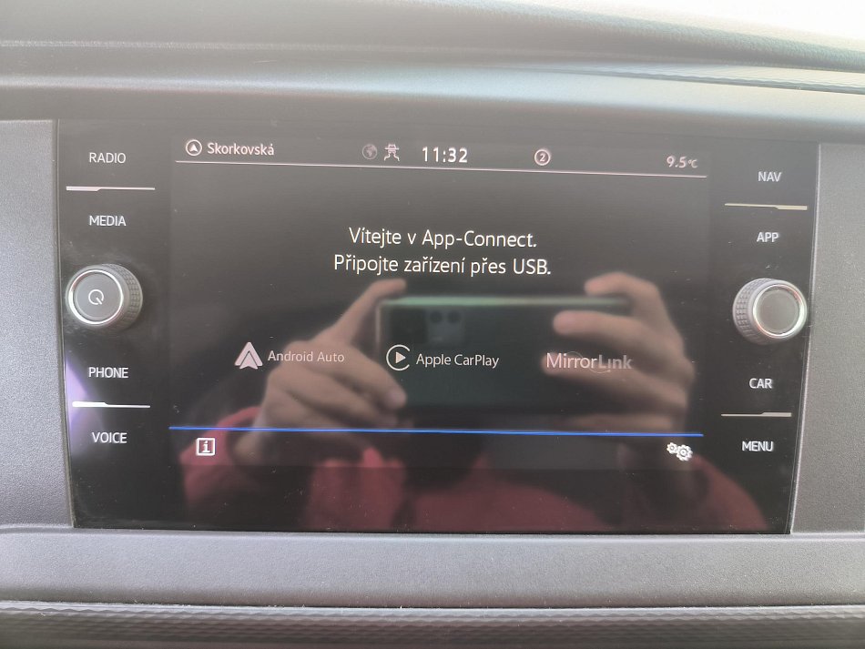 Volkswagen Transporter 2.0TDi  L2H1 T6.1