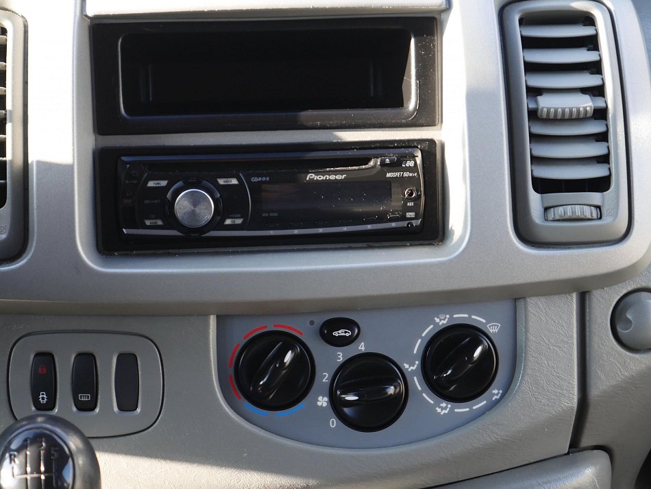 Renault Trafic 2.0dCi  9míst