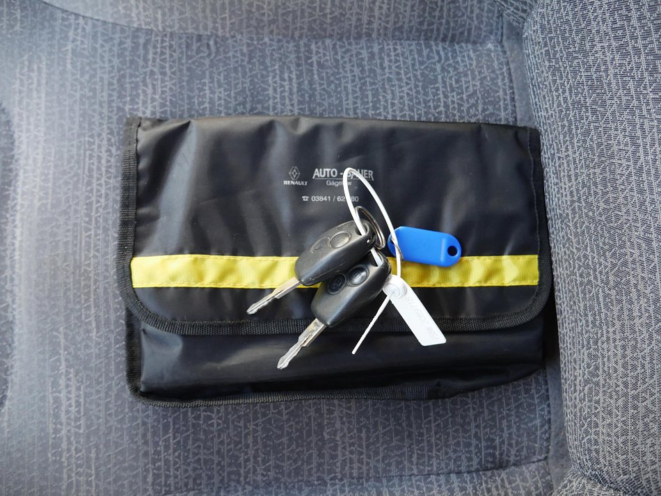 Renault Trafic 2.0dCi  9míst