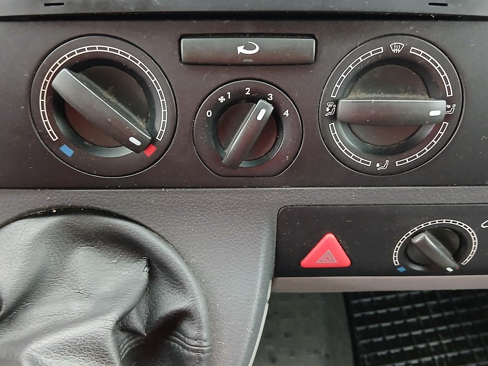 Volkswagen Transporter 2.5TDi  6míst