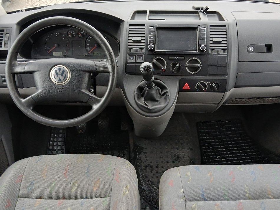 Volkswagen Transporter 2.5TDi  6míst