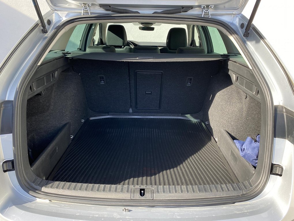 Škoda Octavia IV 1.5 TSi Style