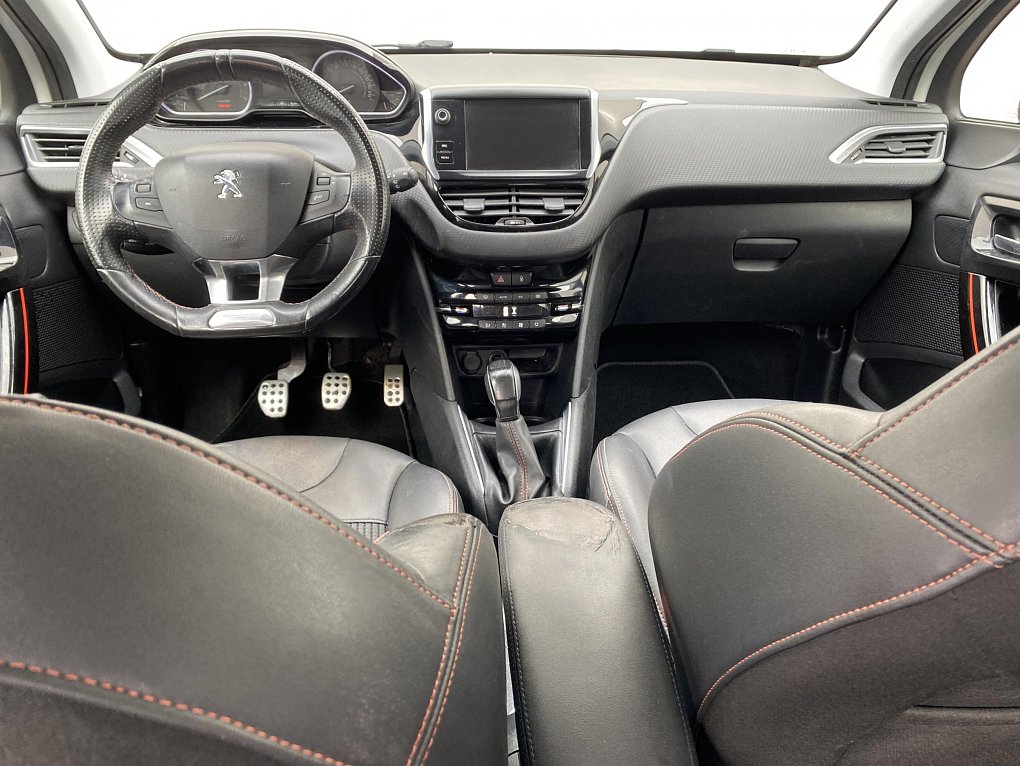 Peugeot 208 1.2PT Roland Garros