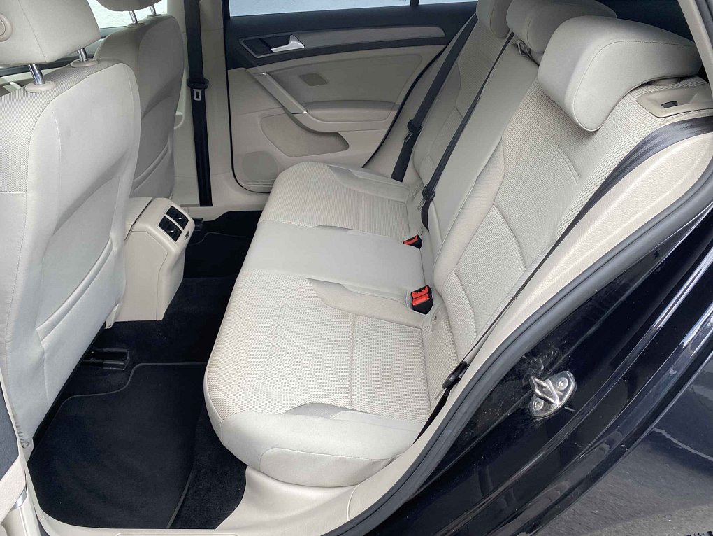 Volkswagen Golf 1.2 TSi 
