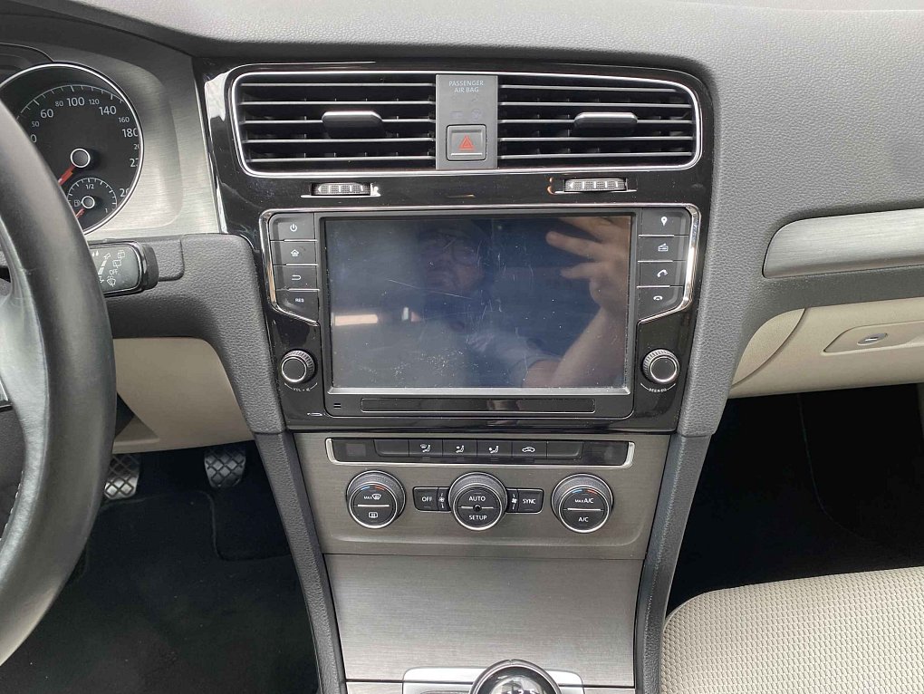Volkswagen Golf 1.2 TSi 