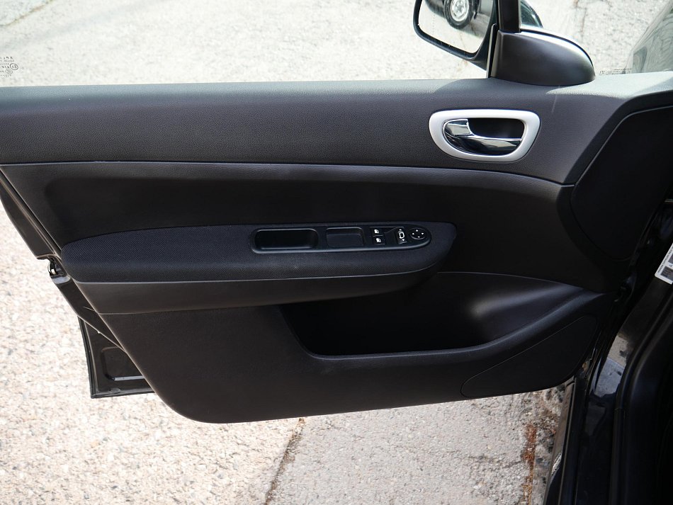 Peugeot 307 1.6 i 