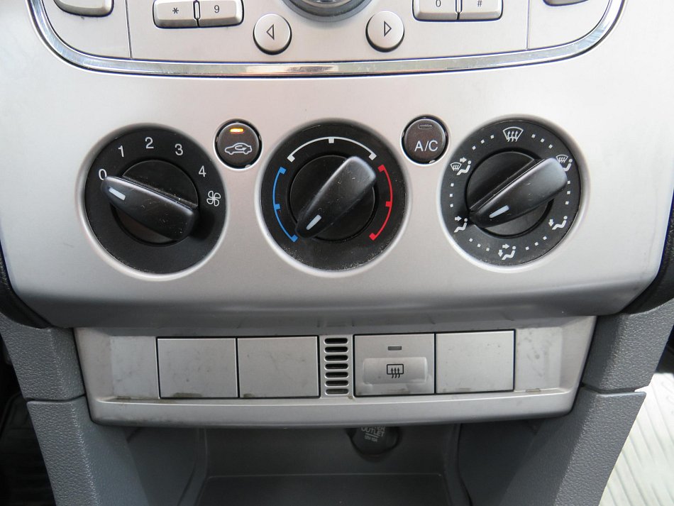 Ford Focus 1.4i 