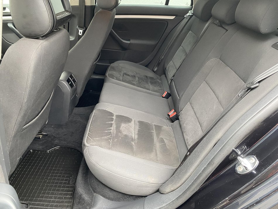 Volkswagen Golf 1.6 TDi 