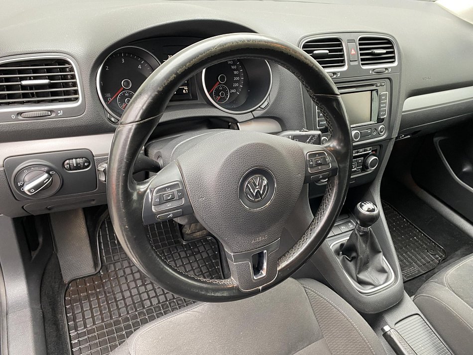Volkswagen Golf 1.6 TDi 