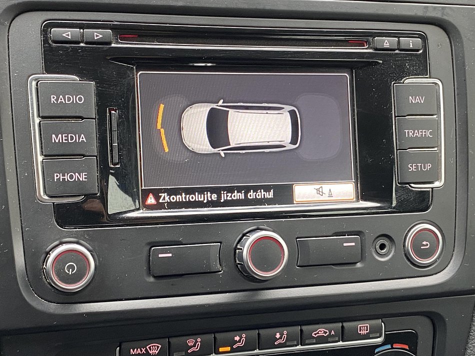 Volkswagen Golf 1.6 TDi 