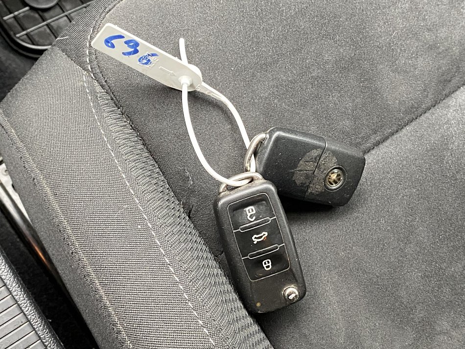 Volkswagen Golf 1.6 TDi 