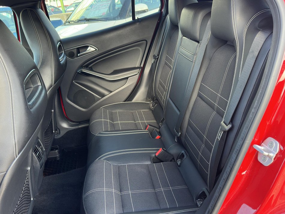 Mercedes-Benz GLA 2.2CDi  200 4Matic