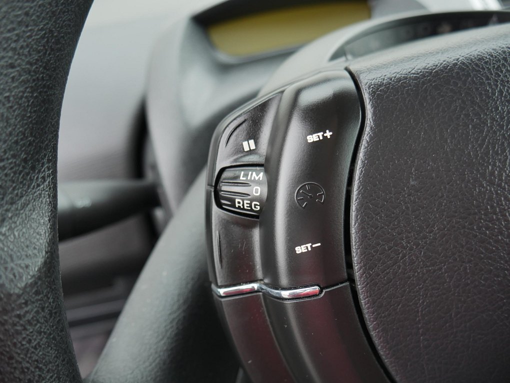 Citroën C4 1.4i 