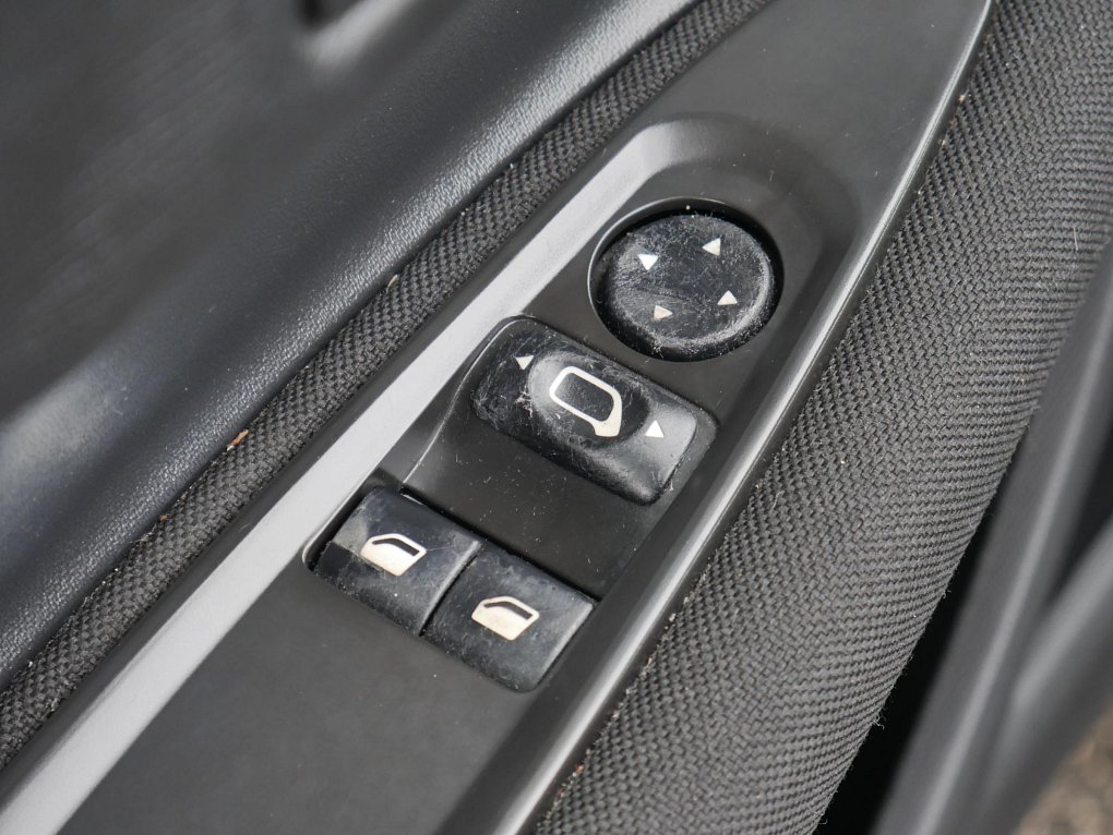 Citroën C4 1.4i 