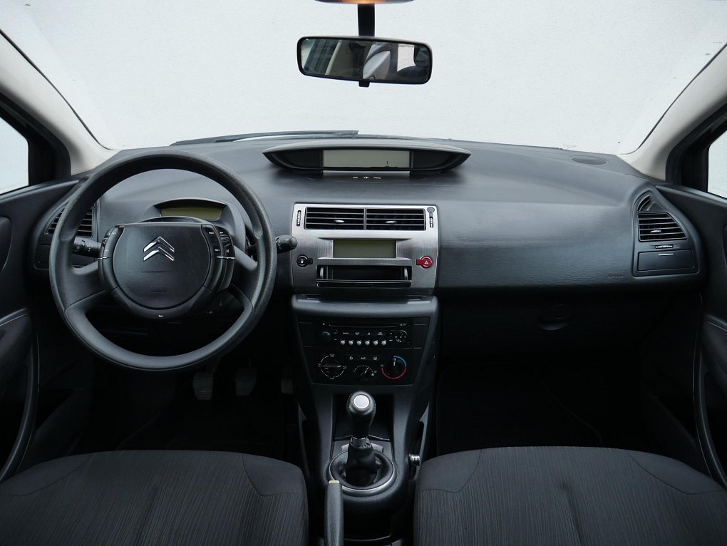 Citroën C4 1.4i 
