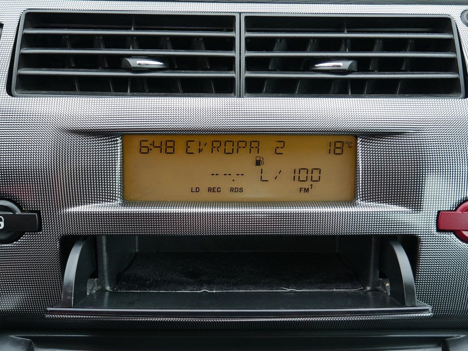 Citroën C4 1.4i 