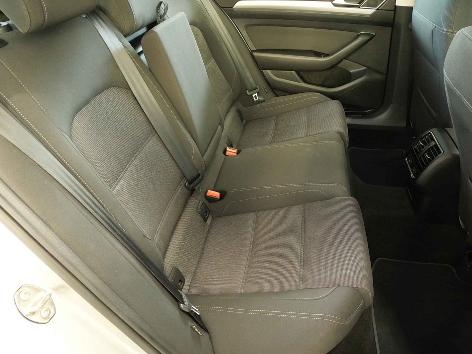 Volkswagen Passat 2.0TDi 