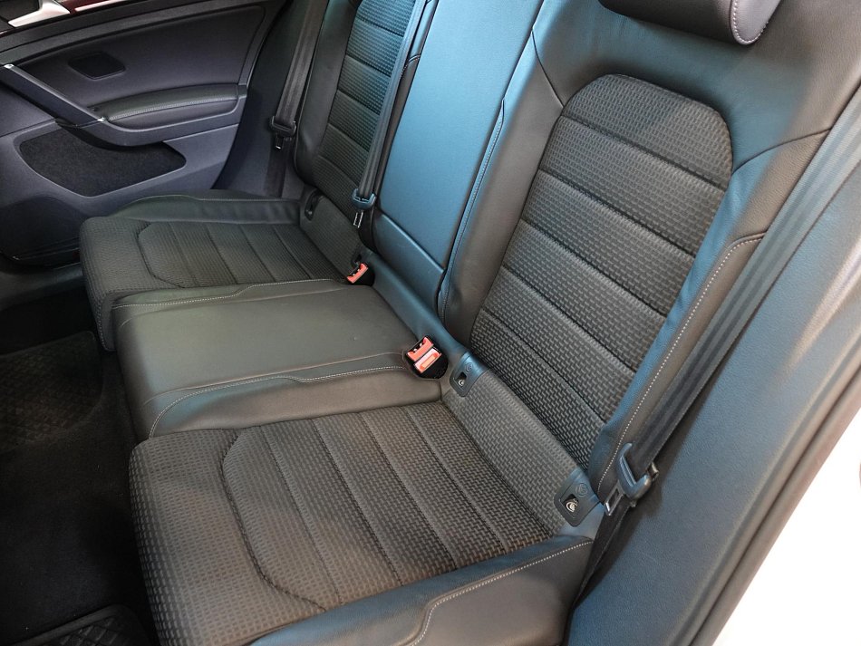 Volkswagen Golf 1.4TSi Highline