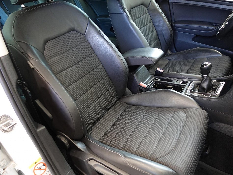Volkswagen Golf 1.4TSi Highline