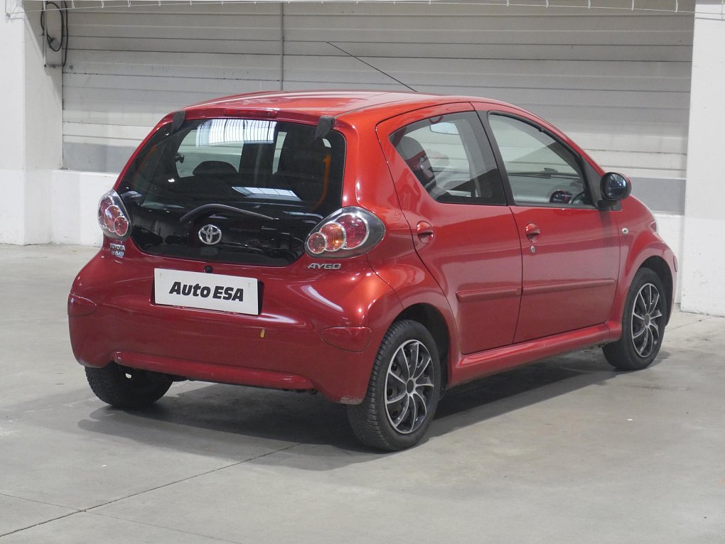 Toyota Aygo 1.0i 