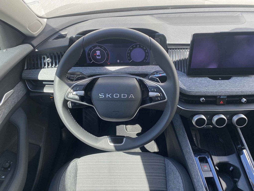 Škoda Superb IV 1.5 e-TSi Selection