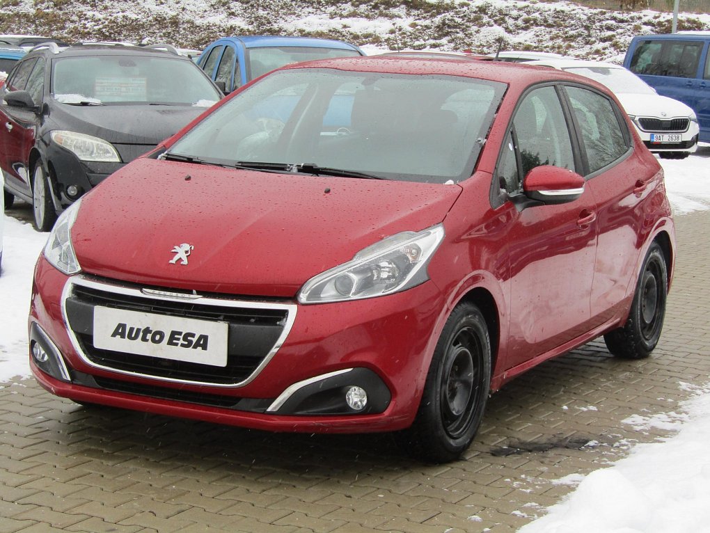 Peugeot 208 1.2 i 