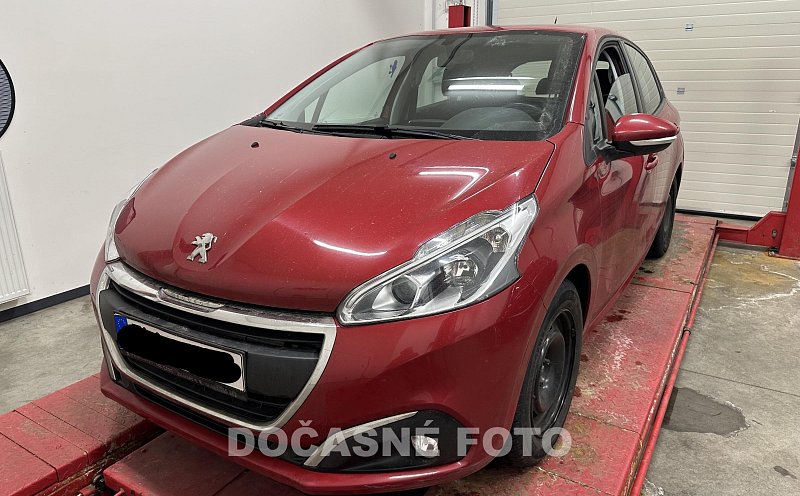 Peugeot 208 1.2 i 