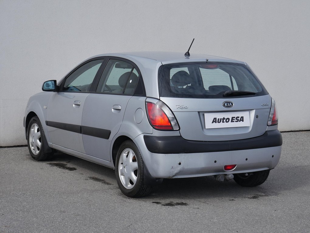 Kia Rio 1.3i 
