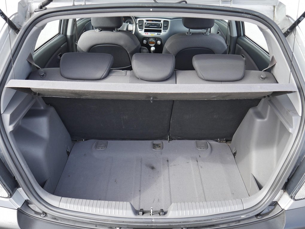Kia Rio 1.3i 