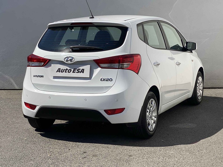 Hyundai Ix20 1.6i 