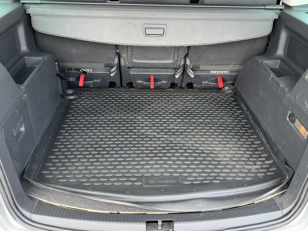 Volkswagen Touran 2.0 TDi 