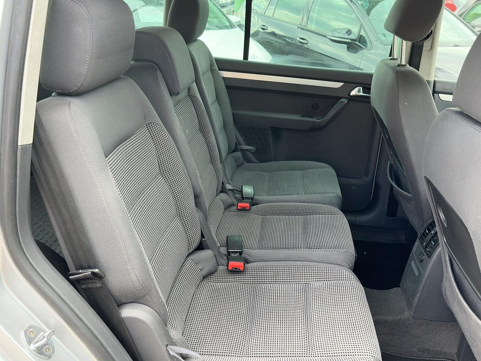 Volkswagen Touran 2.0 TDi 