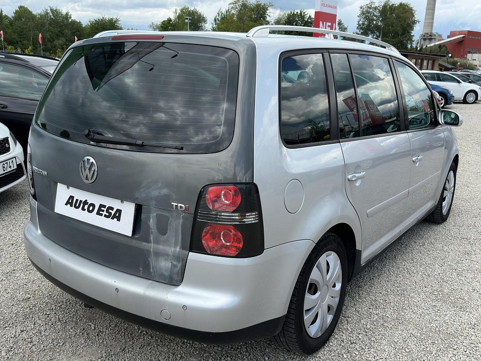 Volkswagen Touran 2.0 TDi 