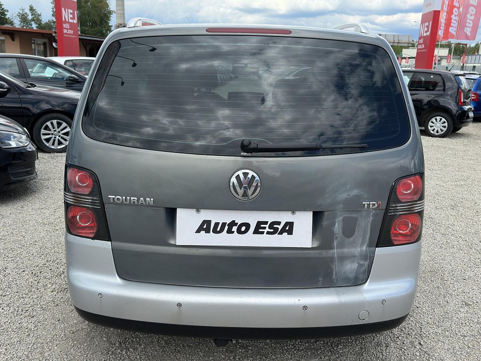 Volkswagen Touran 2.0 TDi 
