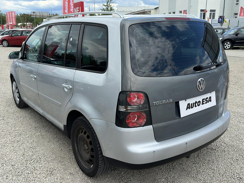 Volkswagen Touran 2.0 TDi 