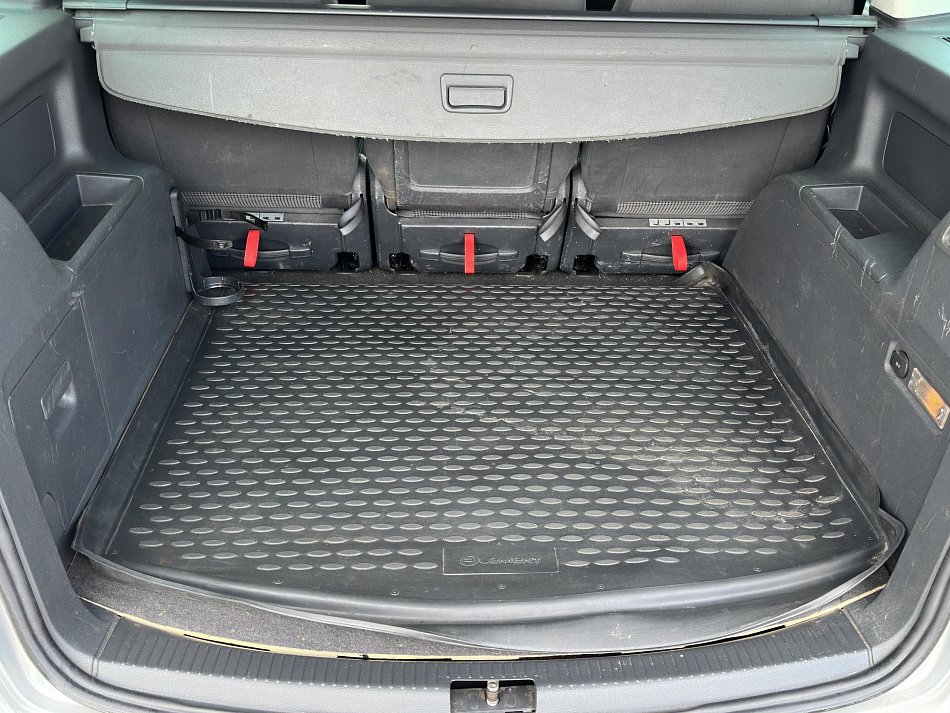 Volkswagen Touran 2.0 TDi 