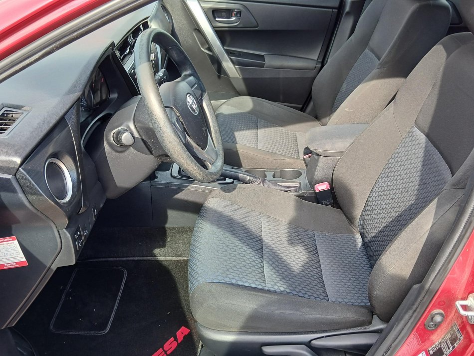 Toyota Auris 1.6 VVT-i 