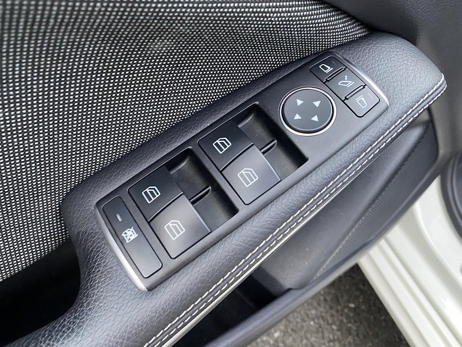 Mercedes-Benz Třída A 1.6 i  A180