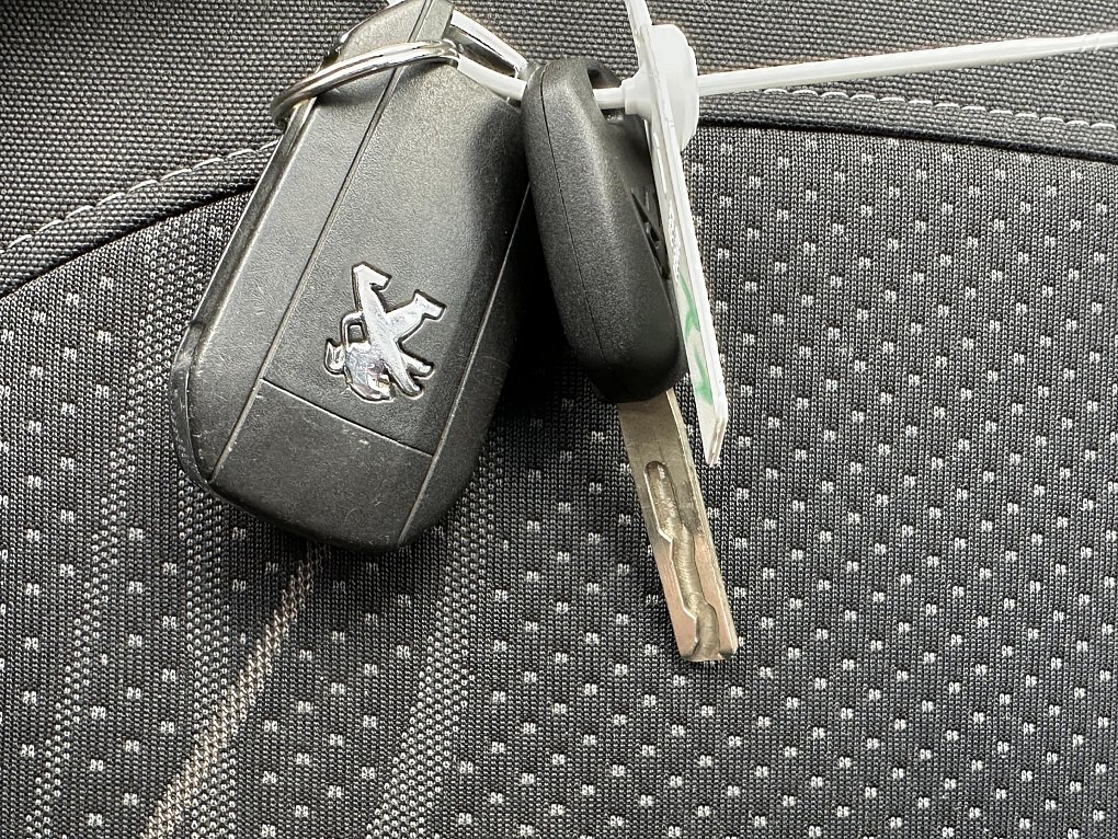 Peugeot 208 1.2PT 