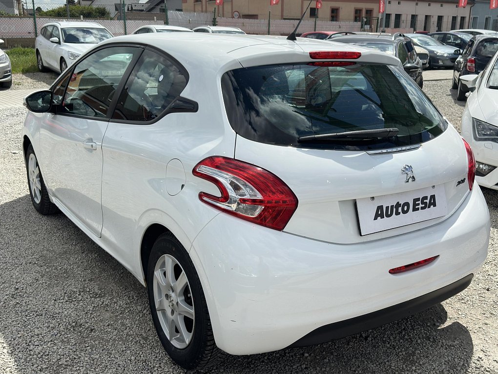 Peugeot 208 1.2PT 