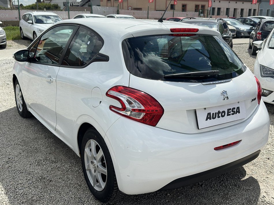 Peugeot 208 1.2PT 