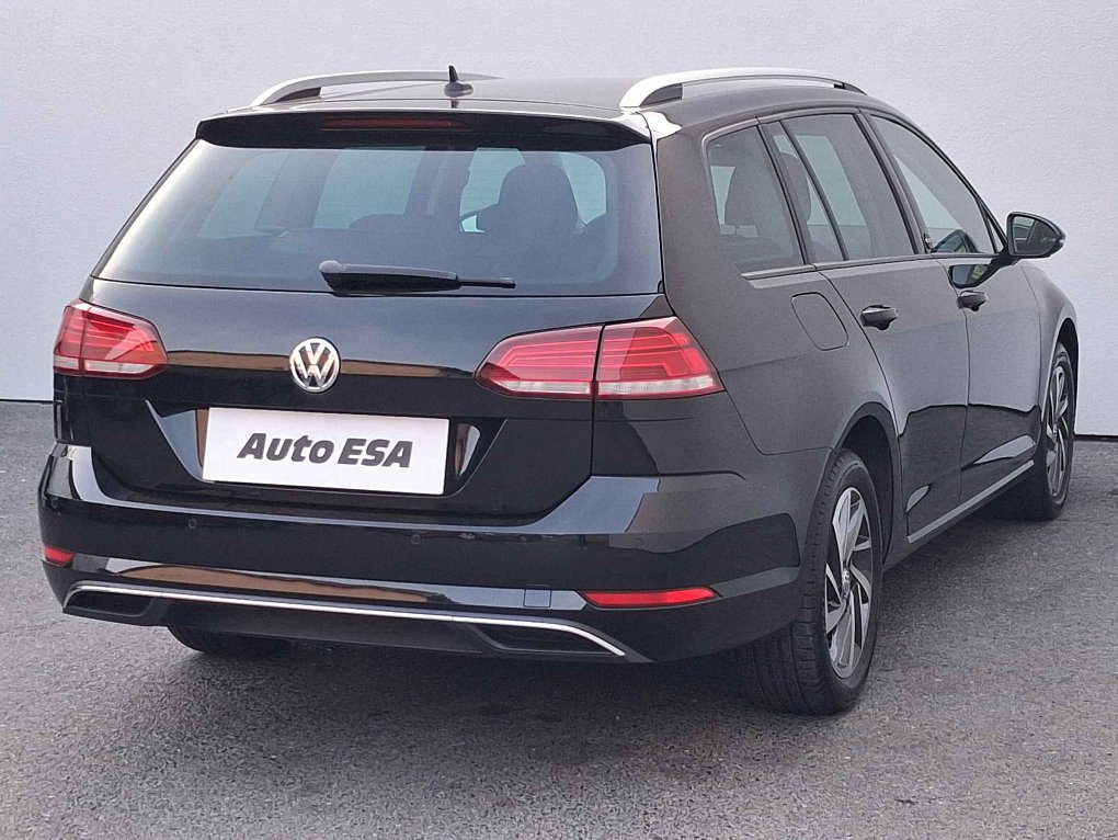 Volkswagen Golf 1.5 TSi Sound