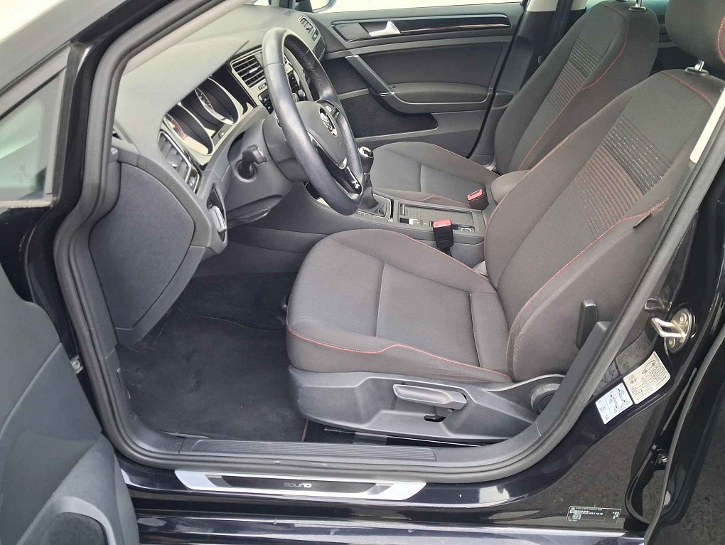 Volkswagen Golf 1.5 TSi Sound