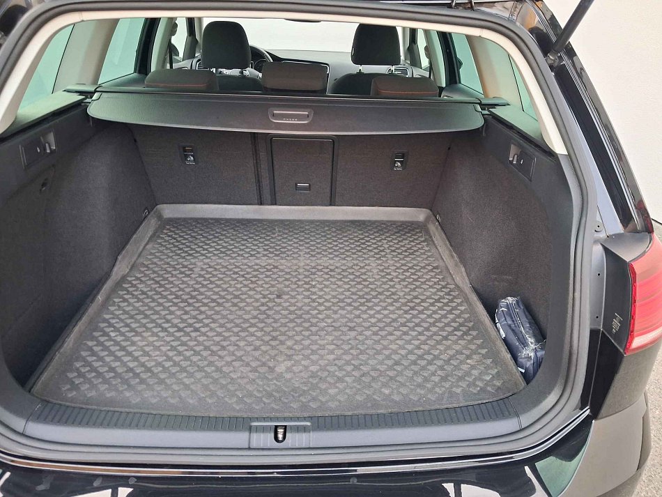 Volkswagen Golf 1.5 TSi Sound