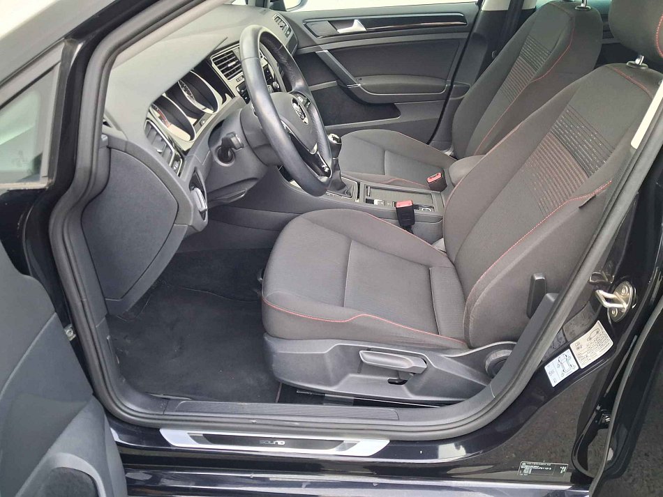 Volkswagen Golf 1.5 TSi Sound