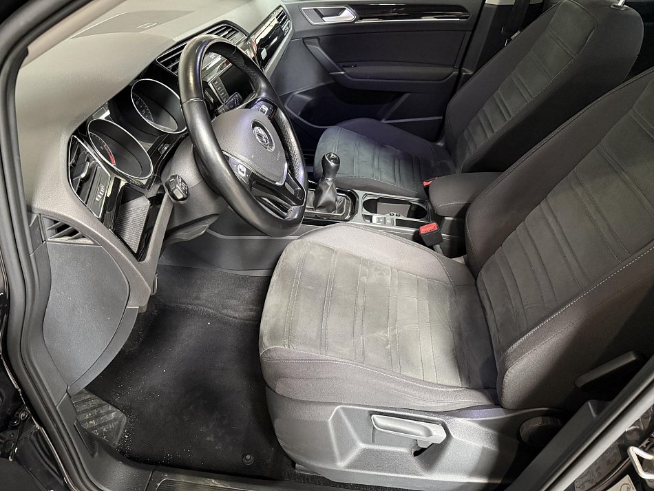 Volkswagen Touran 2.0 TDi 