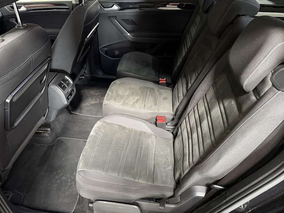 Volkswagen Touran 2.0 TDi 