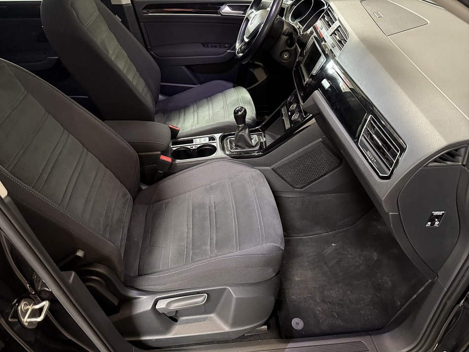 Volkswagen Touran 2.0 TDi 